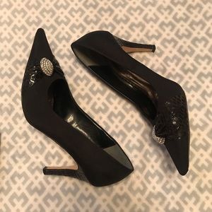 ❣️Faux Snakeskin J. Renée Black Pointy Heels